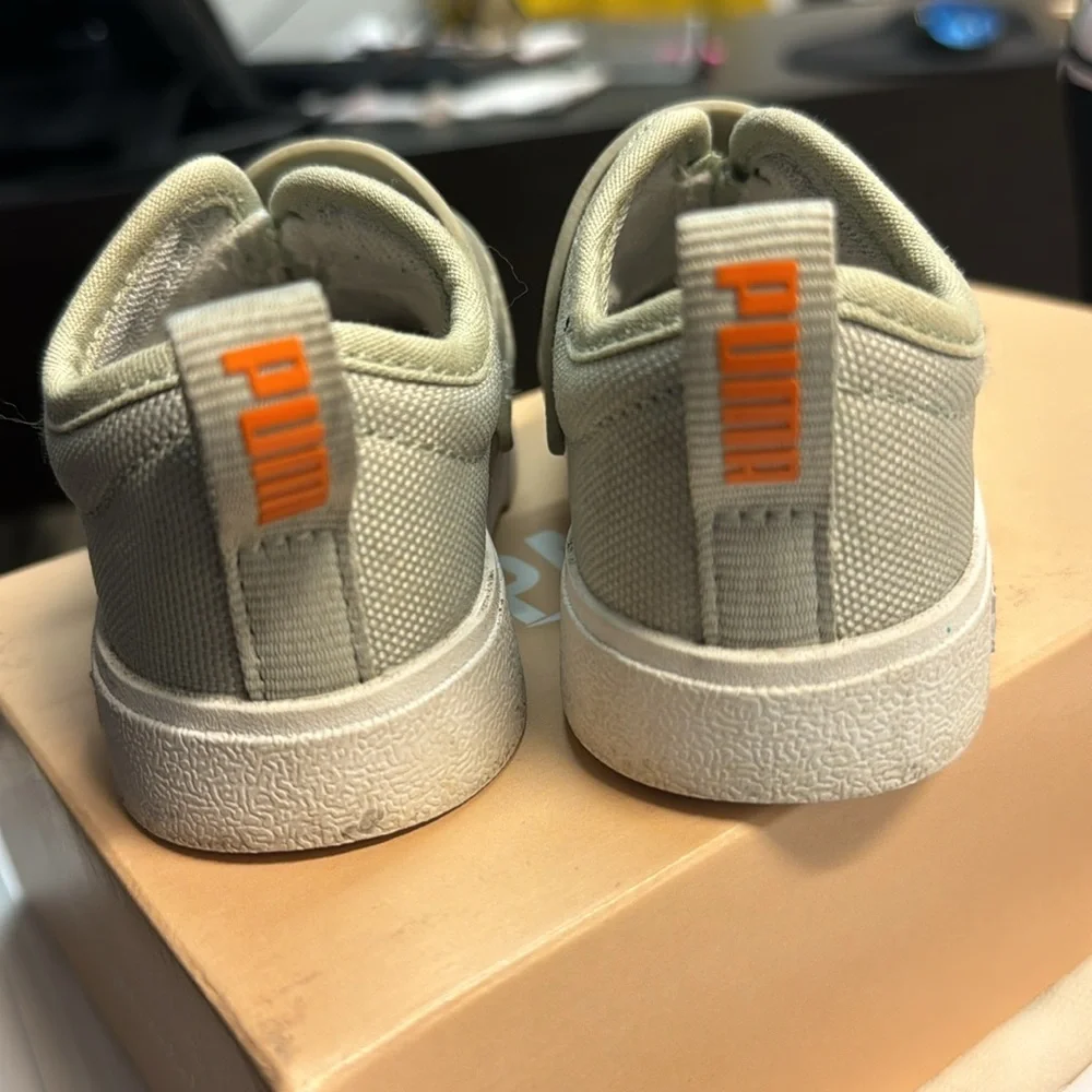 Puma toddler slip on sneaker - Picture 2 of 4